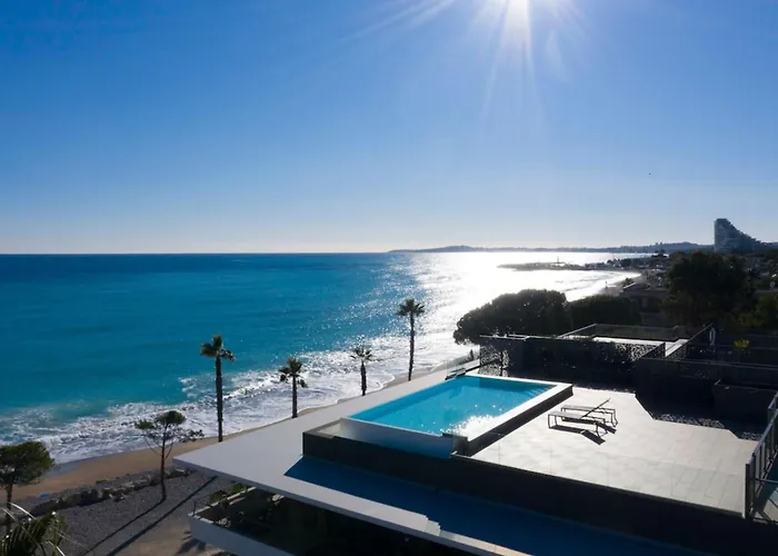 06Ah - Superb Waterfront T2 - Swimming Pool