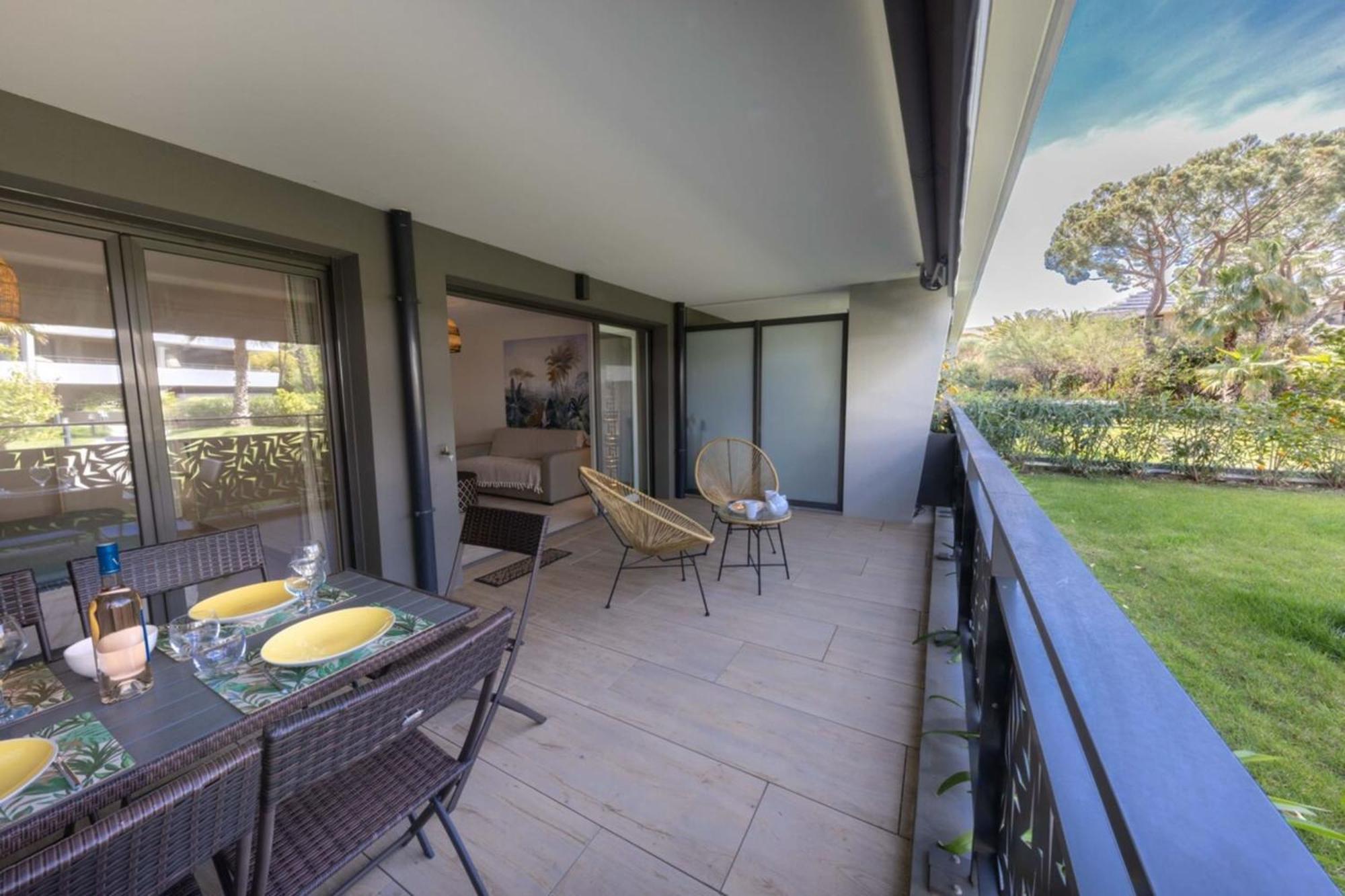 06ah - Superb Waterfront T2 - Swimming Pool Apartment Villeneuve-Loubet