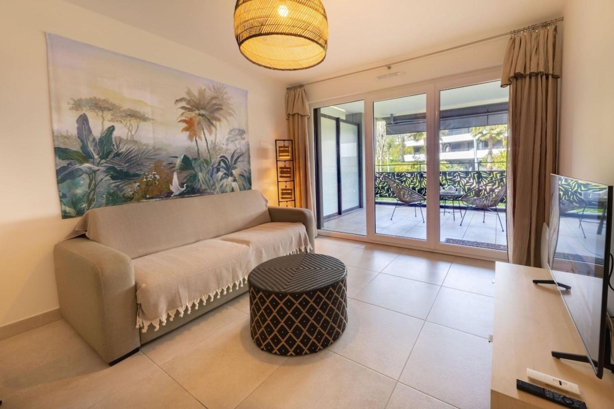 06ah - Superb Waterfront T2 - Swimming Pool Appartement